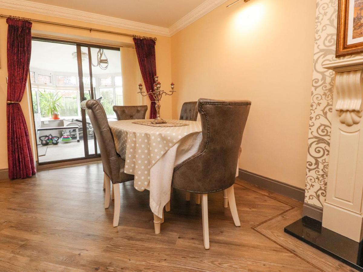 23 Wolsey Close Thornton  外观 照片