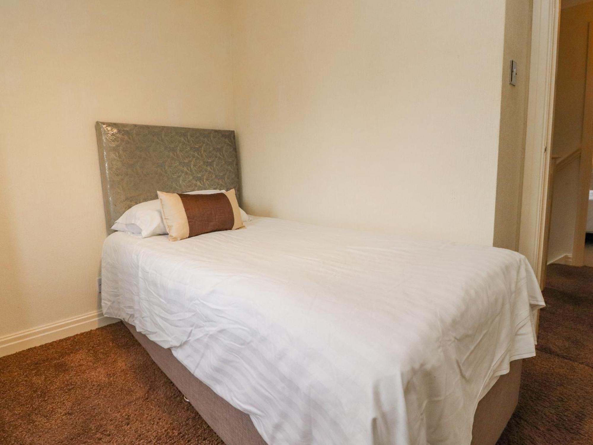 23 Wolsey Close Thornton  外观 照片
